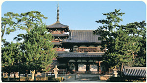 七堂伽藍すべてが国宝に指定されている法隆寺の境内