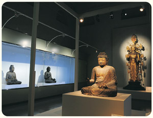 なら仏像館展示室