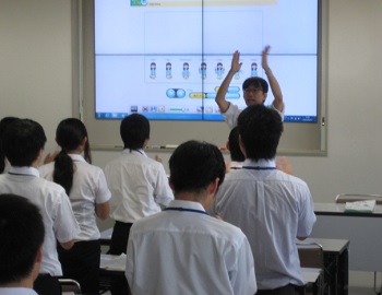 小学校外国語活動モデル授業の様子