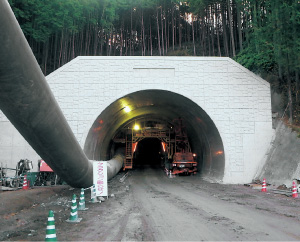 工事中の国道169号高取バイパス(仮称)清水谷トンネル