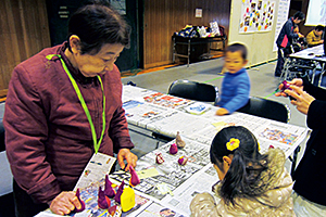 三郷町社会福祉協議会で雑貨づくり