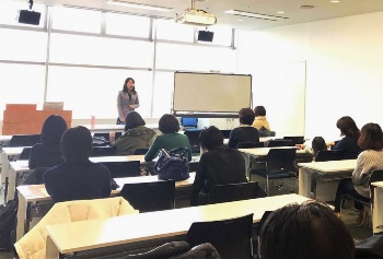 (講義中の様子)