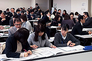 児童虐待を防止! 緊急連絡会議を開催