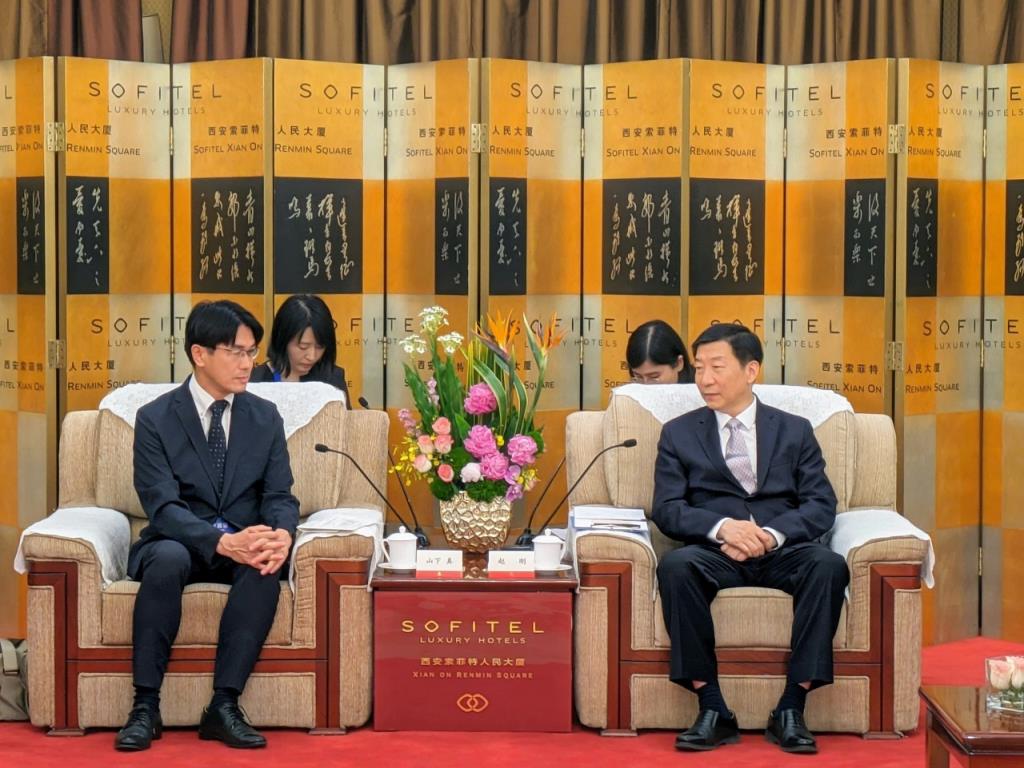 山下知事